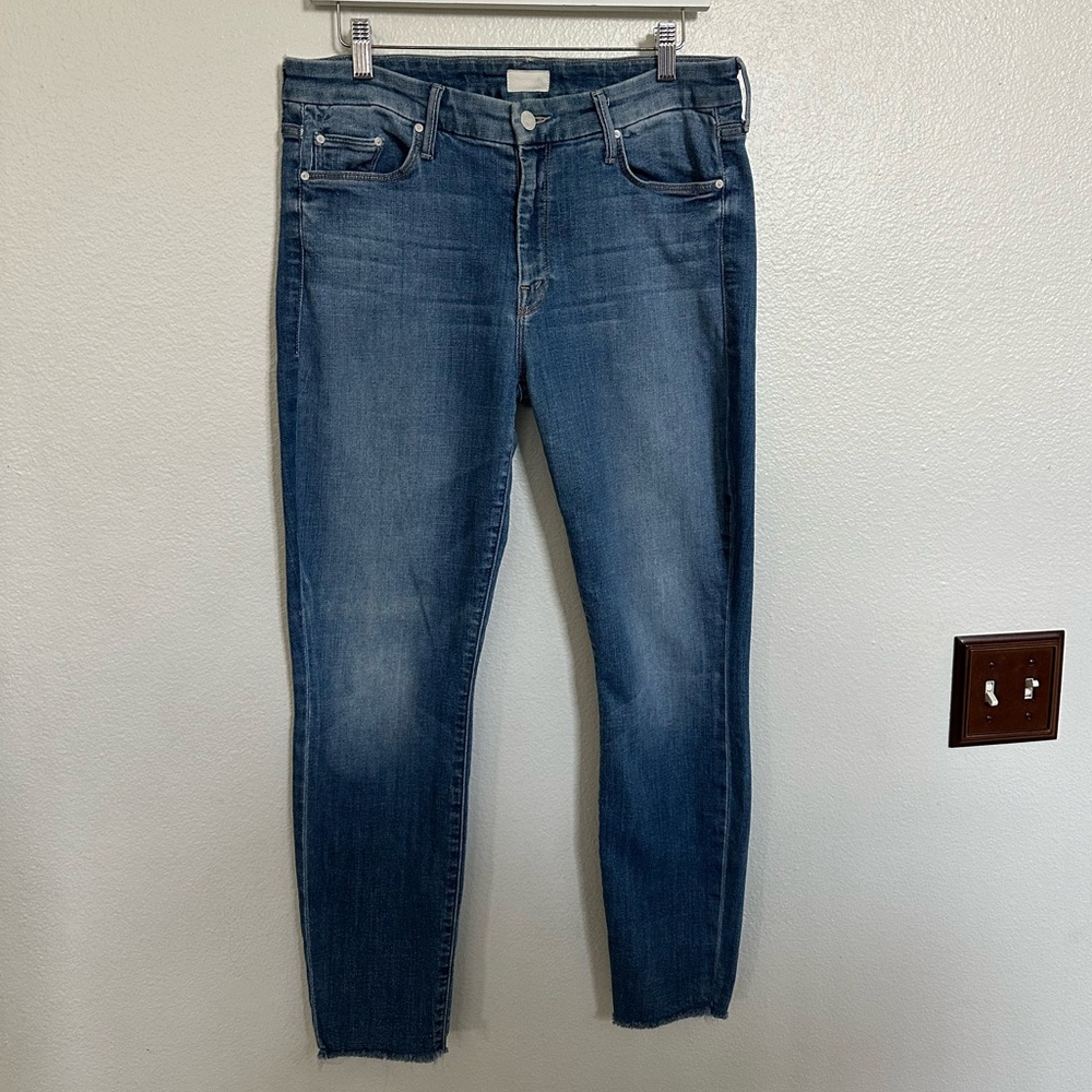 MOTHER The Ankle Fray jeans in color One Smart Cookie. EUC.